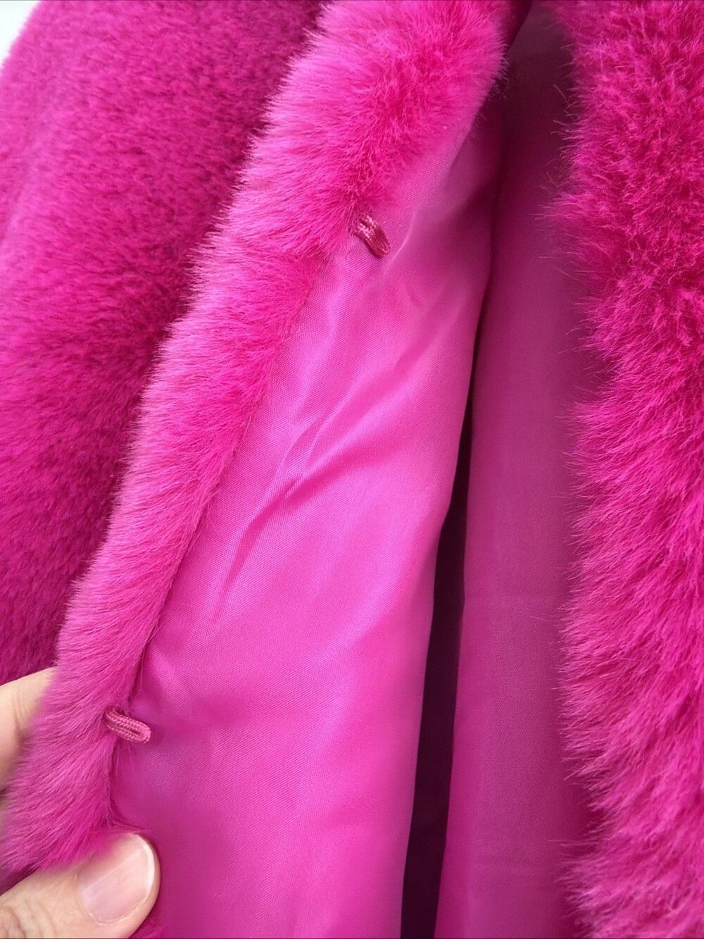 NY & Co Fuscia Faux Fur Cropped Fully Lined Jacket Size M Hook and eye closure - Picture 3 of 8